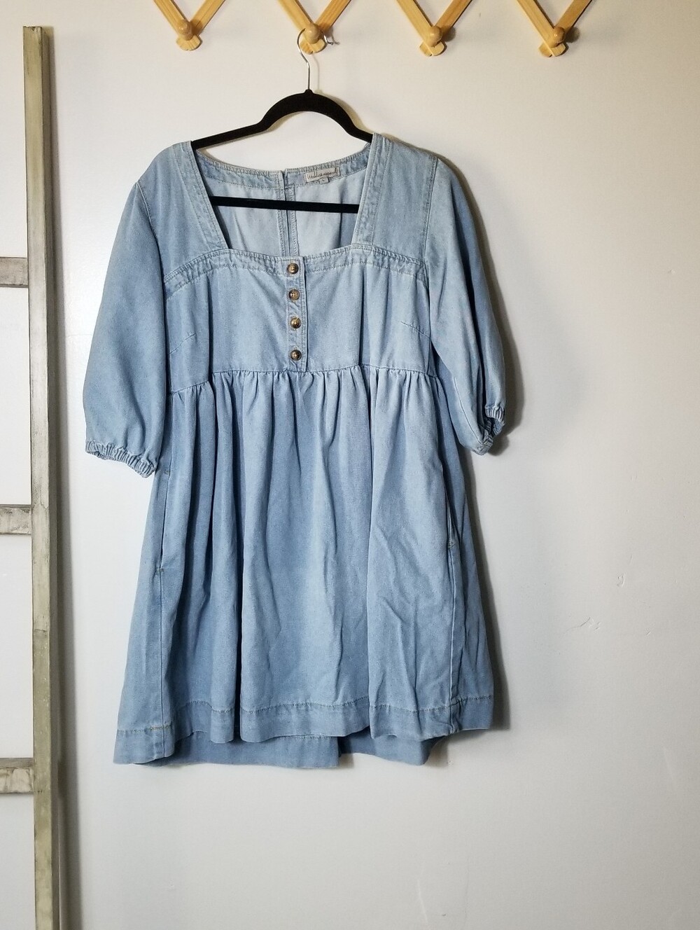 LIKE NEW WISHLIST APPAREL WOMEN'S LIGHT WASH DENIM BABYDOLL DRESS SIZE LARGE